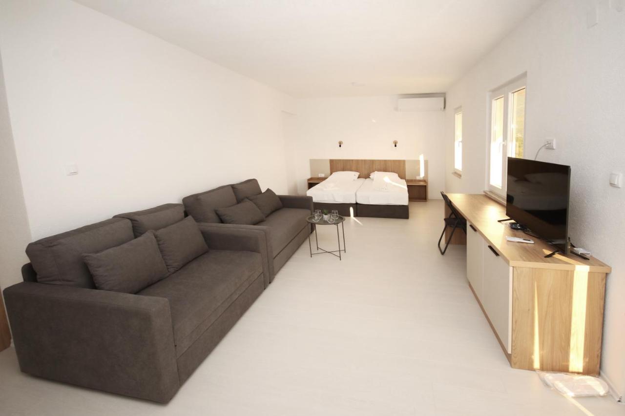 Nacional Motel Trebinje Buitenkant foto
